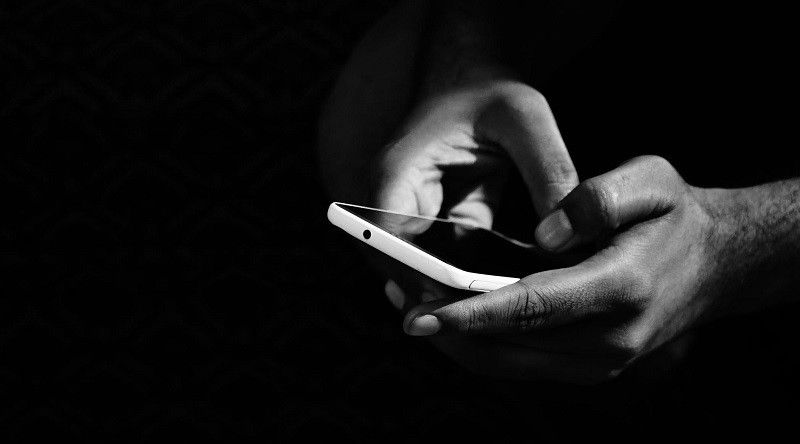 No son las pantallas, es la propiedad privada del algoritmo, es el capitalismo